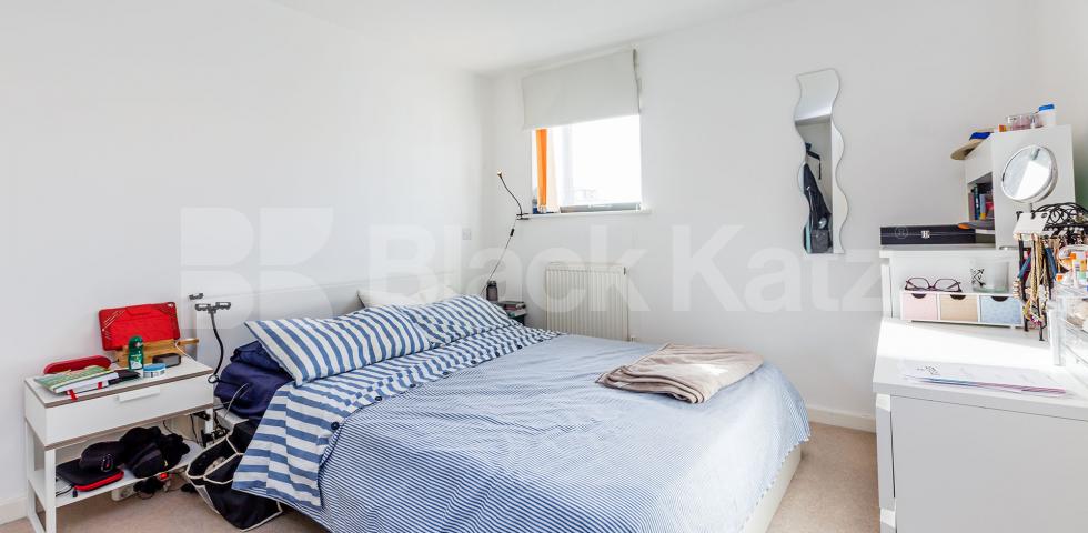 			 MODERN ONE BEDROOM APARTMENT , 1 Bedroom, 1 bath, 1 reception Flat			 Stroud Green Road , FINSBURY PARK-STROUD GREEN 