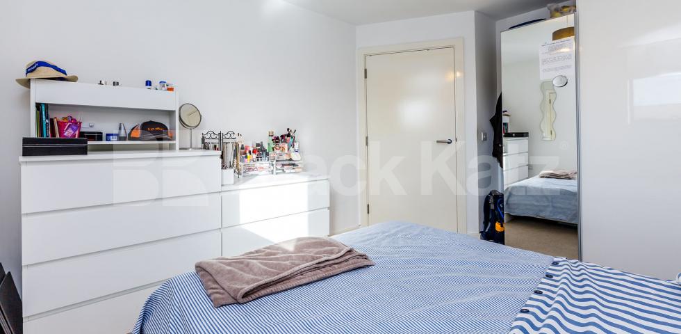 			 MODERN ONE BEDROOM APARTMENT , 1 Bedroom, 1 bath, 1 reception Flat			 Stroud Green Road , FINSBURY PARK-STROUD GREEN 