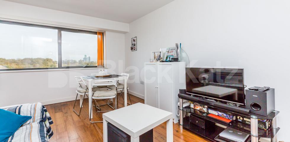 			 MODERN ONE BEDROOM APARTMENT , 1 Bedroom, 1 bath, 1 reception Flat			 Stroud Green Road , FINSBURY PARK-STROUD GREEN 