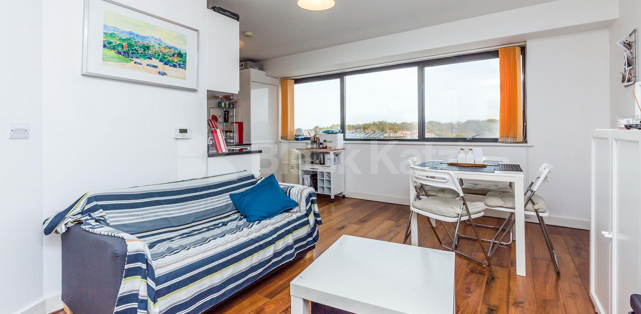 			 MODERN ONE BEDROOM APARTMENT , 1 Bedroom, 1 bath, 1 reception Flat			 Stroud Green Road , FINSBURY PARK-STROUD GREEN 