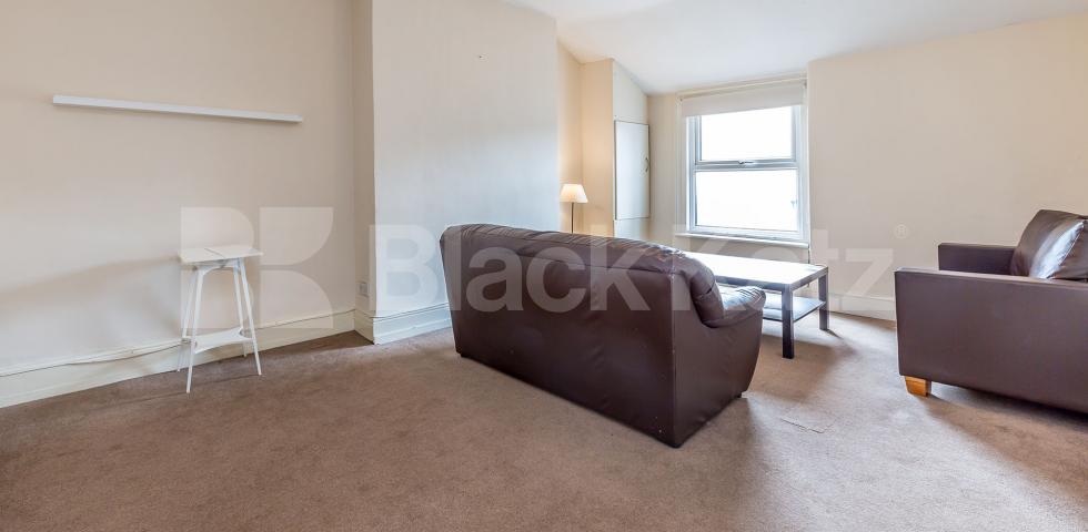 			NEW INSTRUCTION!, 2 Bedroom, 1 bath, 1 reception Flat			 Park Road , Crouch End 