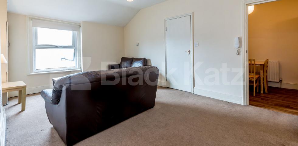 			NEW INSTRUCTION!, 2 Bedroom, 1 bath, 1 reception Flat			 Park Road , Crouch End 