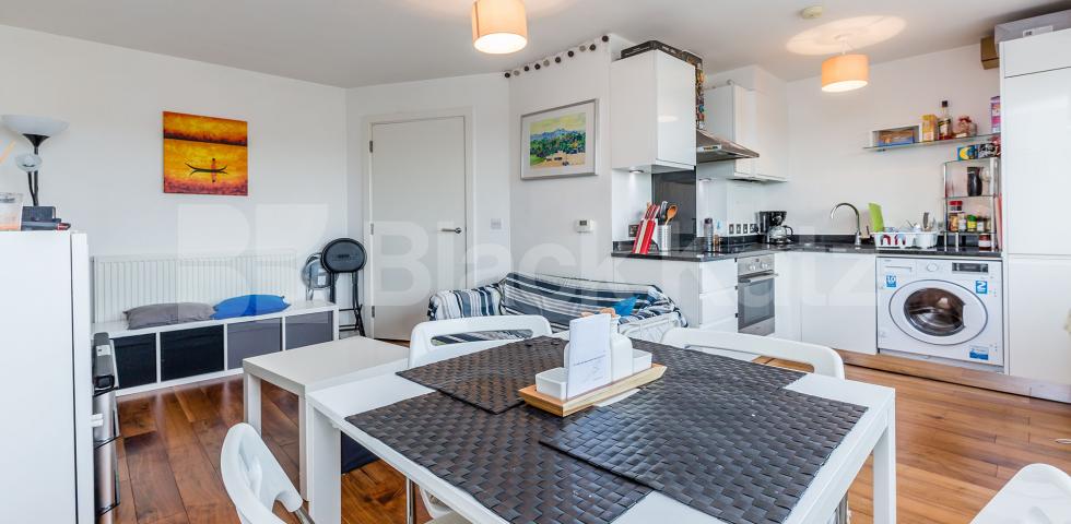 			 MODERN ONE BEDROOM APARTMENT , 1 Bedroom, 1 bath, 1 reception Flat			 Stroud Green Road , FINSBURY PARK-STROUD GREEN 