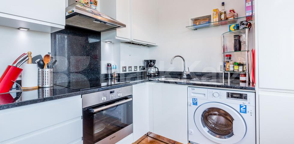 			 MODERN ONE BEDROOM APARTMENT , 1 Bedroom, 1 bath, 1 reception Flat			 Stroud Green Road , FINSBURY PARK-STROUD GREEN 