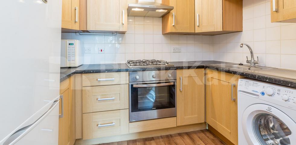 			NEW INSTRUCTION!, 2 Bedroom, 1 bath, 1 reception Flat			 Park Road , Crouch End 