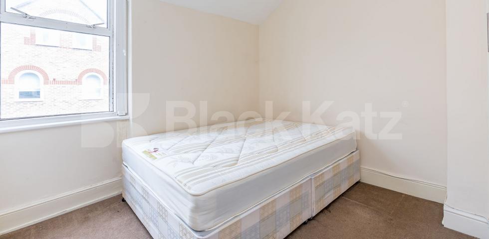 			NEW INSTRUCTION!, 2 Bedroom, 1 bath, 1 reception Flat			 Park Road , Crouch End 