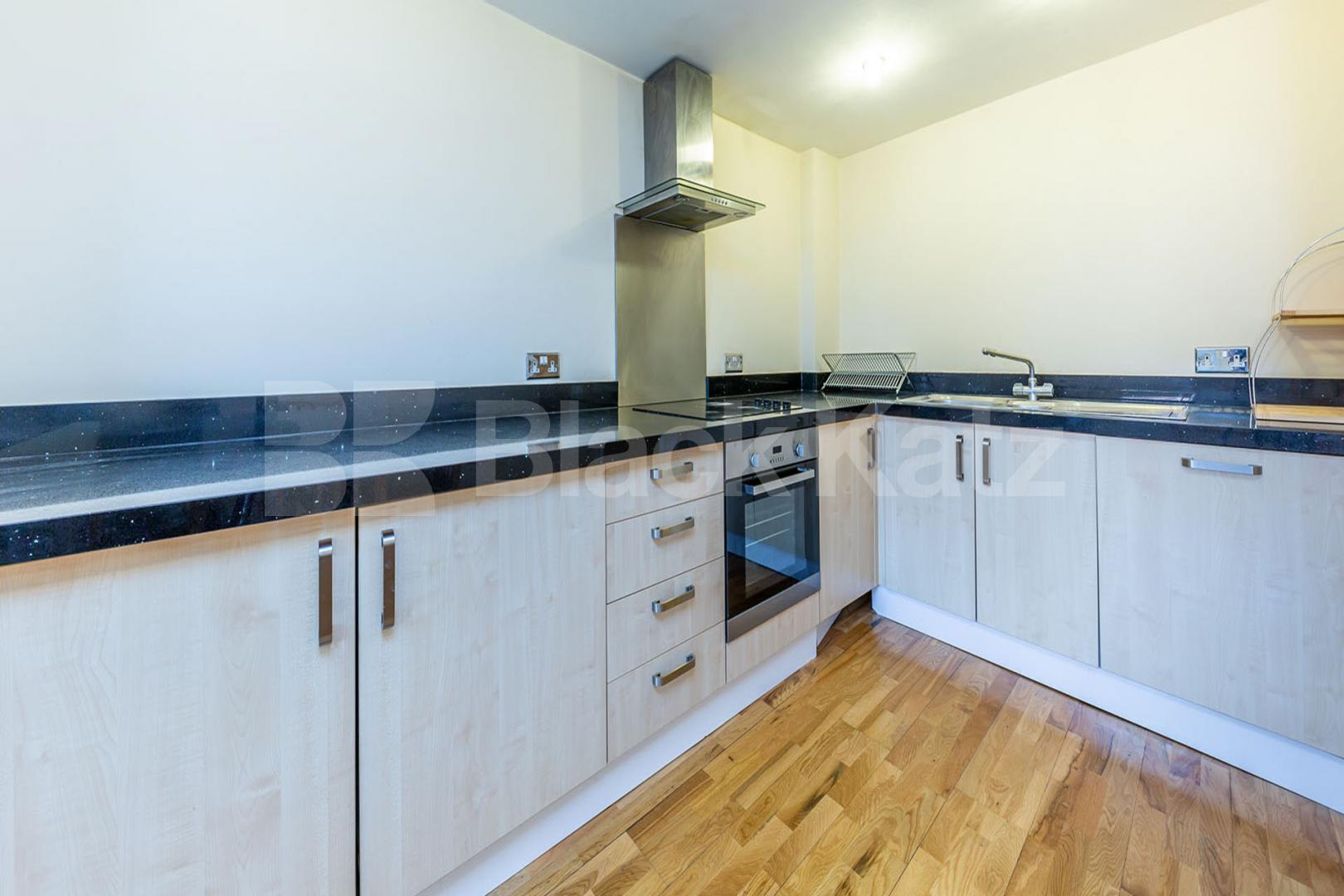 Located In only a 5 minute walk to Angel Station and the vibrant Upper Street Chapel Market, Angel