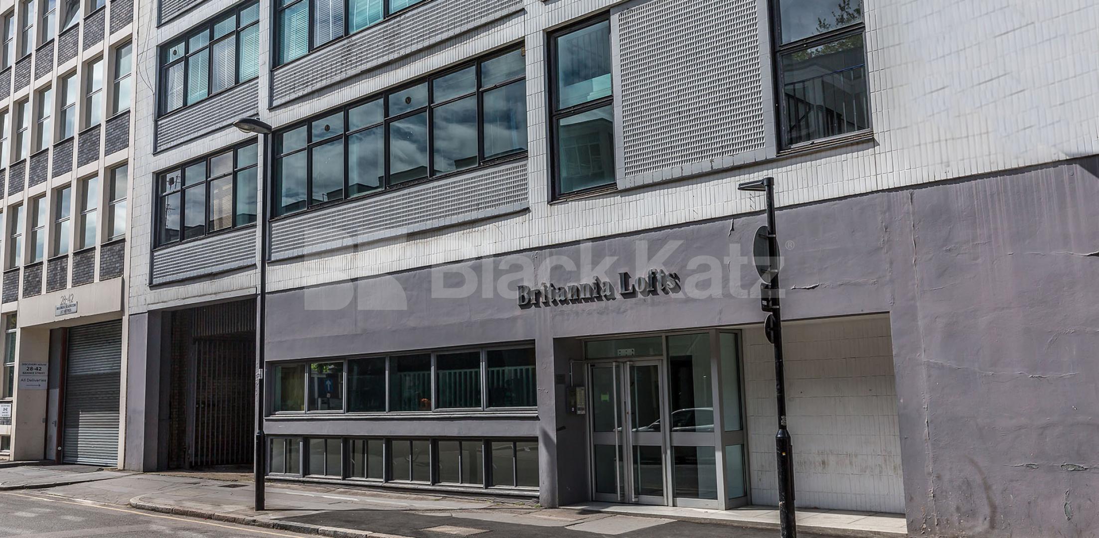 			STUNNING WAREHOUSE CONVERSION, 1 Bedroom, 1 bath, 1 reception Flat			 BRITANNIA LOFTS-BANNER STREET, CLERKENWELL-OLD STREET-SHOREDITCH