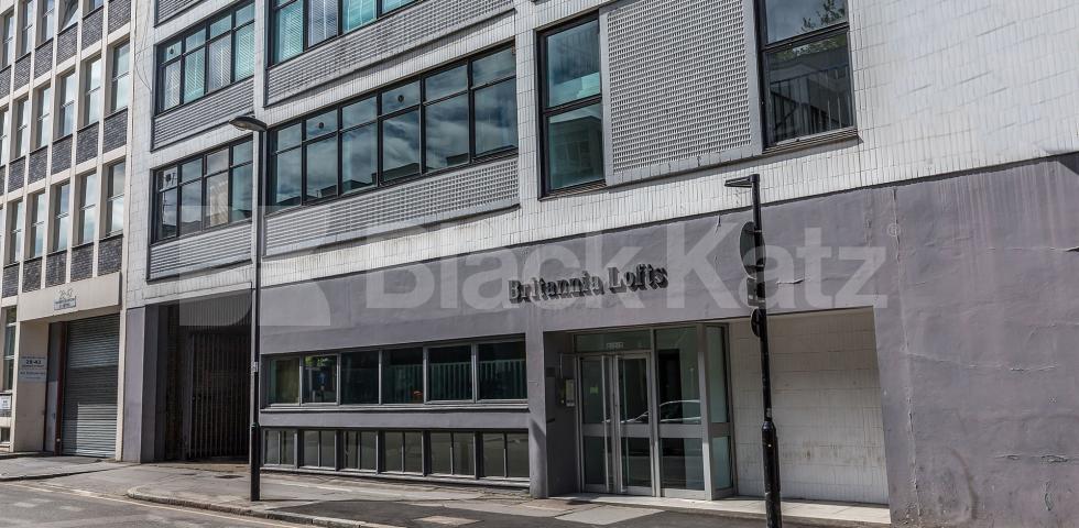 			STUNNING WAREHOUSE CONVERSION, 1 Bedroom, 1 bath, 1 reception Flat			 BRITANNIA LOFTS-BANNER STREET, CLERKENWELL-OLD STREET-SHOREDITCH