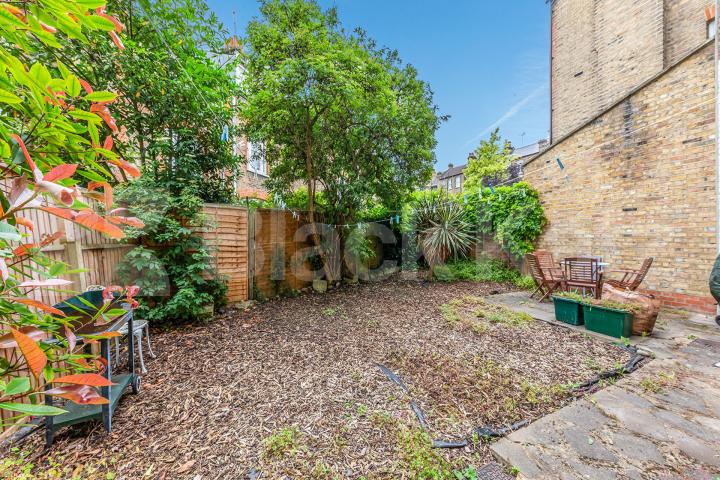 located on a sought after road in highbury is this beautiful 3 bedroom property Northolme Road, Highbury N5