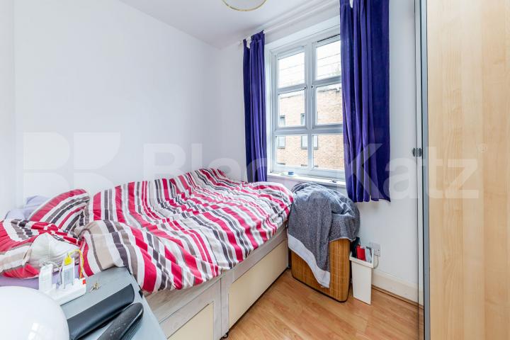 2 bedroom apartment located in a gated development in the popular Bethnal Green Fuller Close , Bethnal Green 