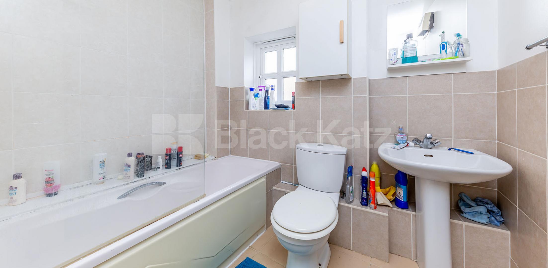 			2 Bedroom, 1 bath, 1 reception Apartment			 Fuller Close , BETHNAL GREEN 