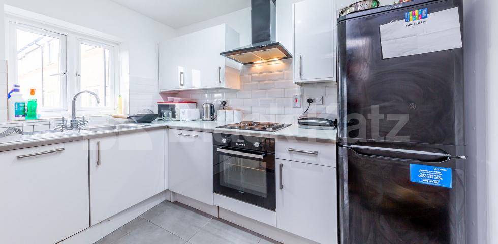 			2 Bedroom, 1 bath, 1 reception Apartment			 Fuller Close , BETHNAL GREEN 