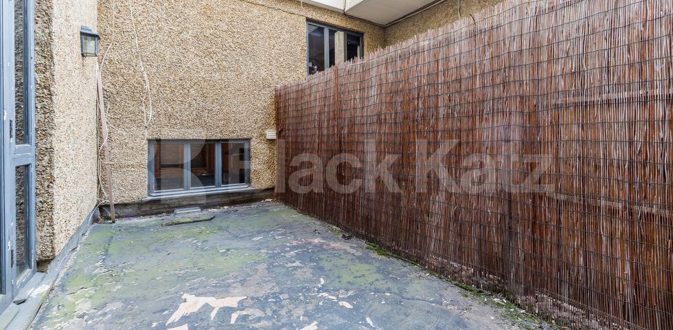 			STUNNING WAREHOUSE CONVERSION, 1 Bedroom, 1 bath, 1 reception Flat			 BRITANNIA LOFTS-BANNER STREET, CLERKENWELL-OLD STREET-SHOREDITCH