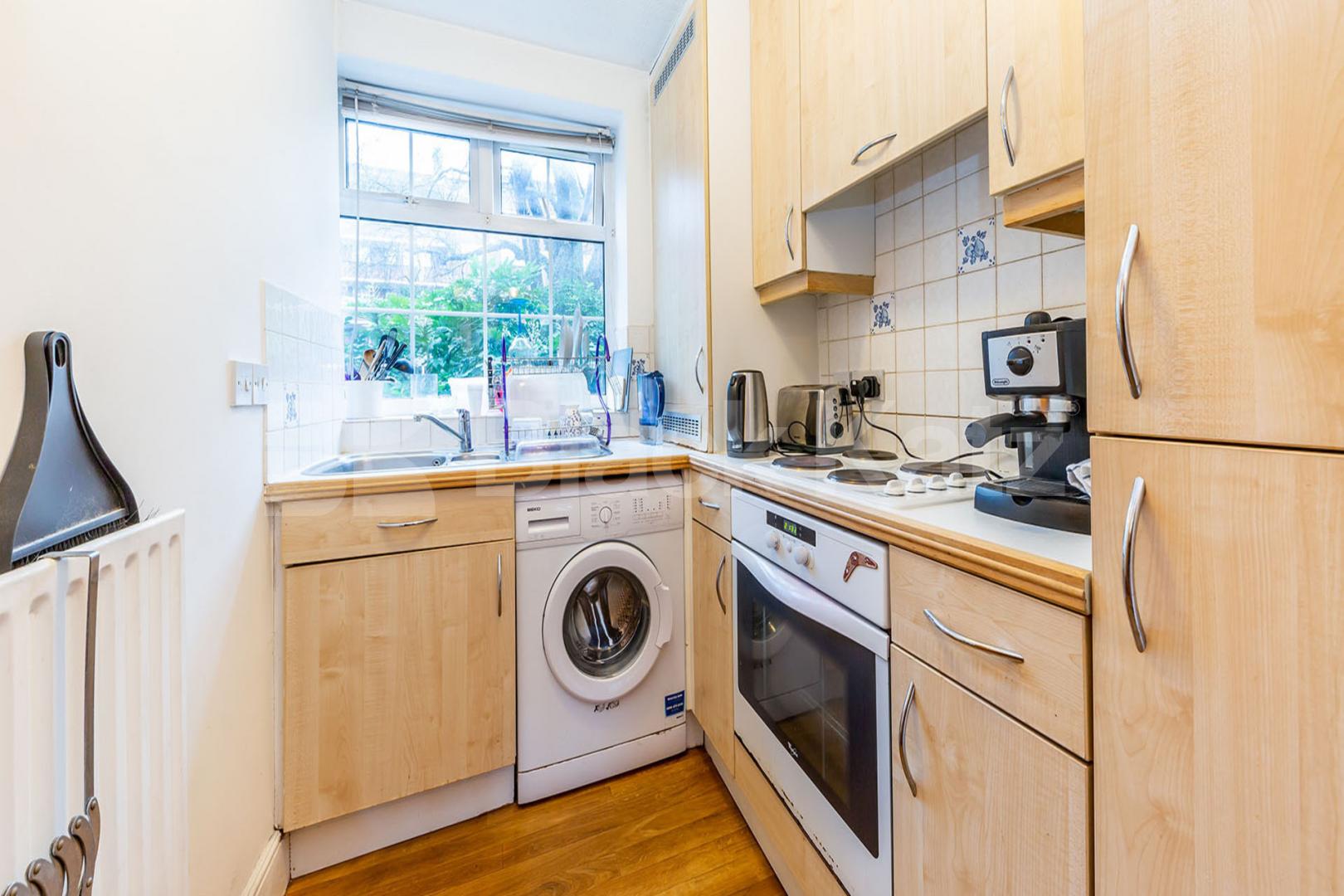 2 double bedroom property located close to Highbury & Islington station Halton Road, Angel/Cannonbury