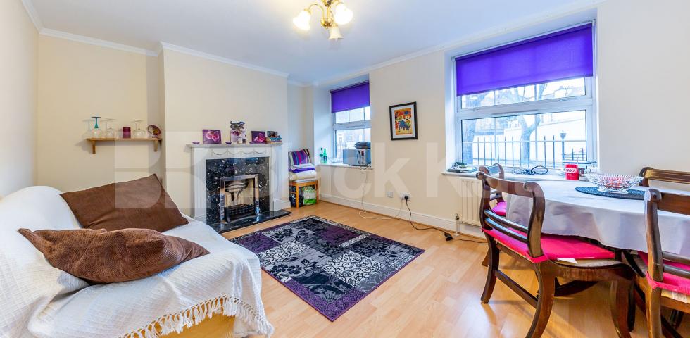 			LARGE 2 BEDROOM FLAT , 2 Bedroom, 1 bath, 1 reception Flat			 Halton Road, Angel/Cannonbury