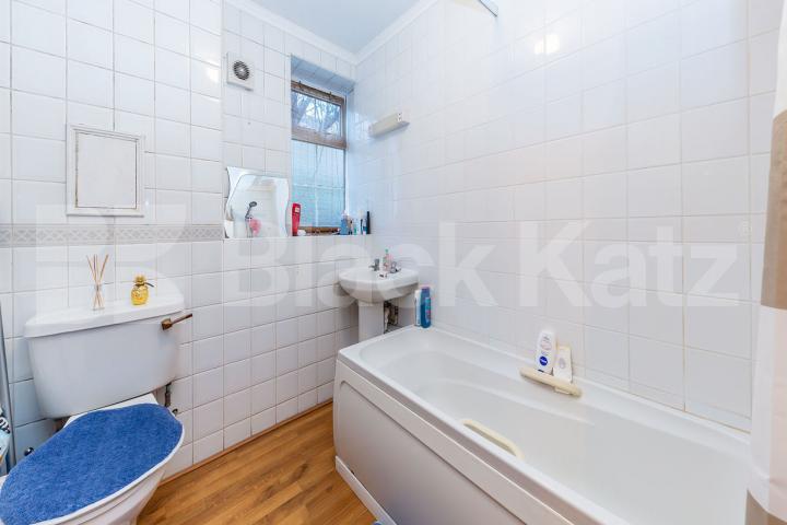 2 double bedroom property located close to Highbury & Islington station Halton Road, Angel/Cannonbury