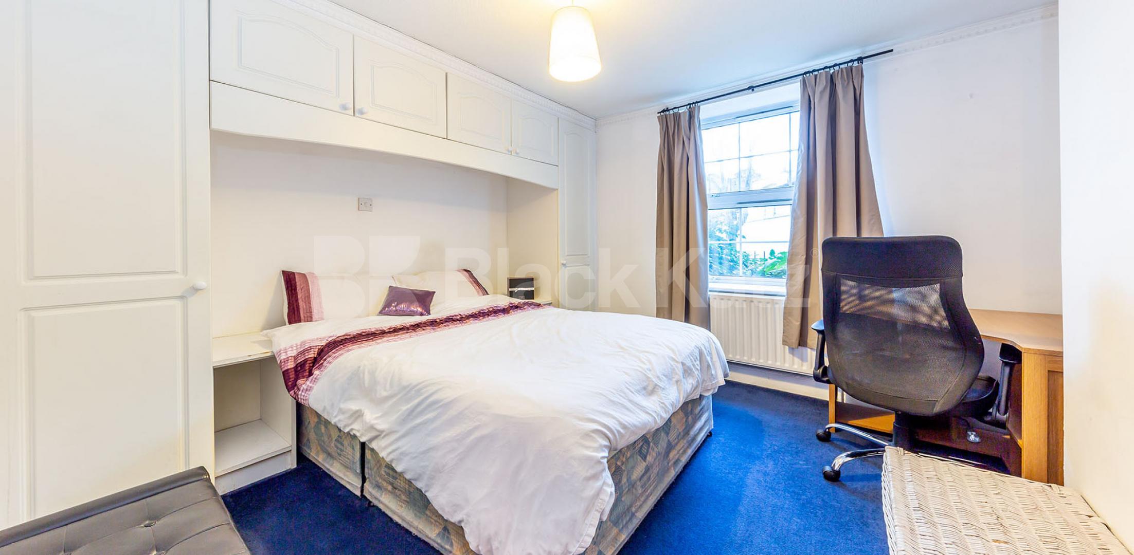 			LARGE 2 BEDROOM FLAT , 2 Bedroom, 1 bath, 1 reception Flat			 Halton Road, Angel/Cannonbury