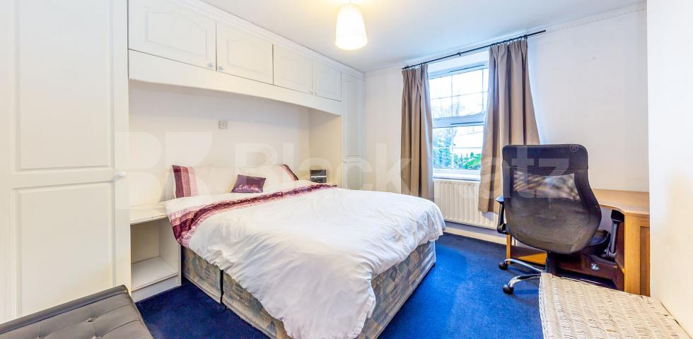 			LARGE 2 BEDROOM FLAT , 2 Bedroom, 1 bath, 1 reception Flat			 Halton Road, Angel/Cannonbury