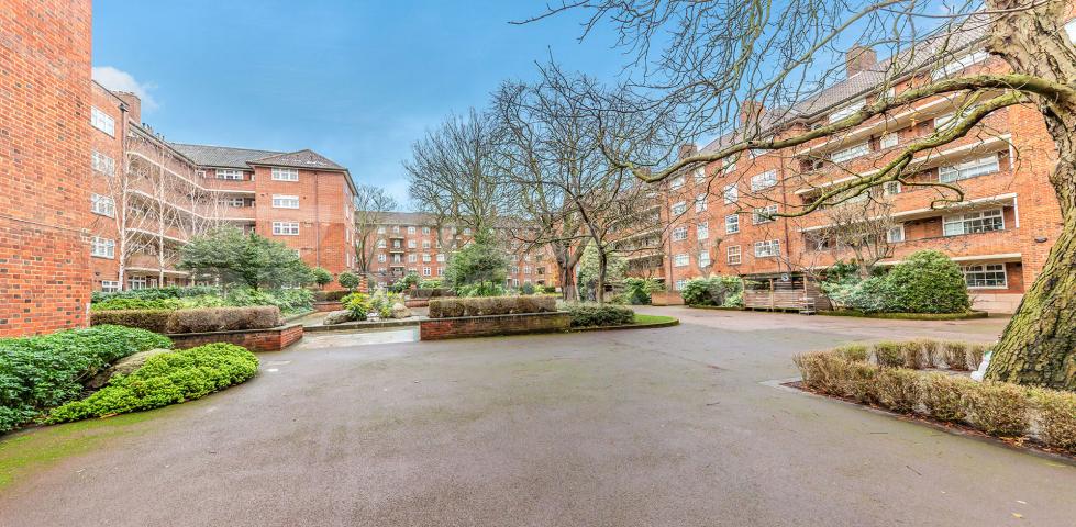 			LARGE 2 BEDROOM FLAT , 2 Bedroom, 1 bath, 1 reception Flat			 Halton Road, Angel/Cannonbury
