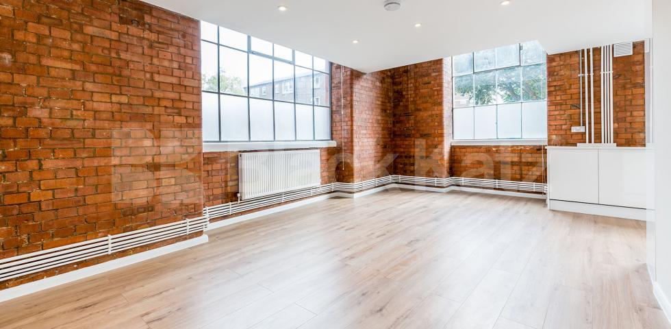 			NEWLY REFURBISHED WAREHOUSE CONVERSION, 1 Bedroom, 1 bath, 1 reception Flat			 Henshall Street, ISLINGTON-CANONBURY