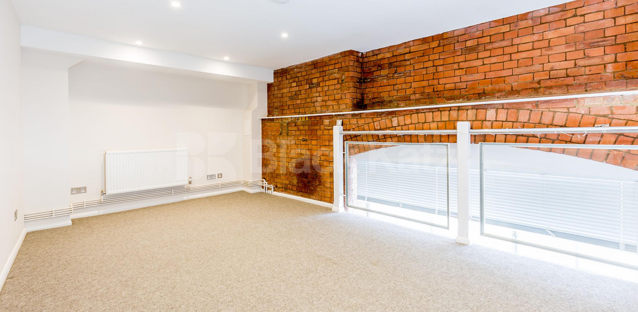 			NEWLY REFURBISHED WAREHOUSE CONVERSION, 1 Bedroom, 1 bath, 1 reception Flat			 Henshall Street, ISLINGTON-CANONBURY
