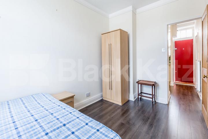 3 bedroom property perfect for sharers in zone 1 Maygood Street, Angel