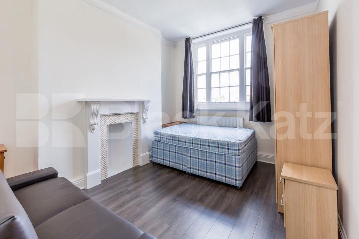 3 bedroom property perfect for sharers in zone 1 Maygood Street, Angel