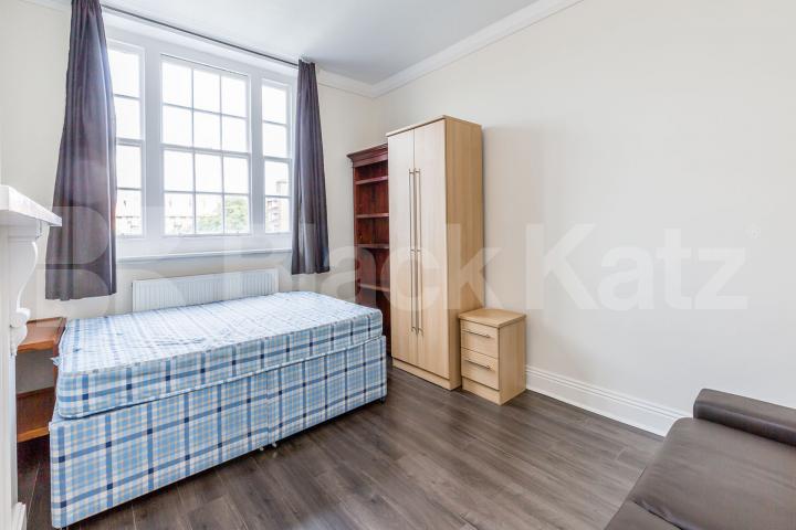 3 bedroom property perfect for sharers in zone 1 Maygood Street, Angel