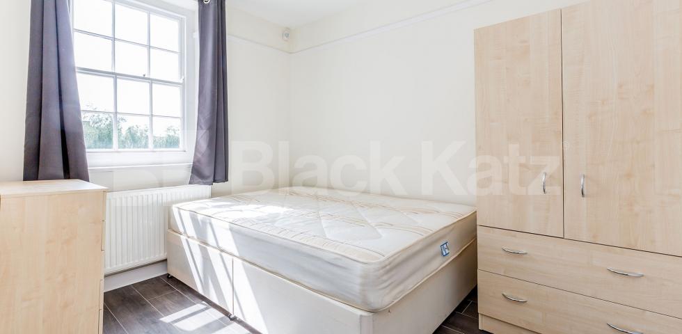 			PERFECT FOR 3 SHARERS!, 2 Bedroom, 1 bath, 1 reception Flat			 Maygood Street, ANGEL-KINGS CROSS