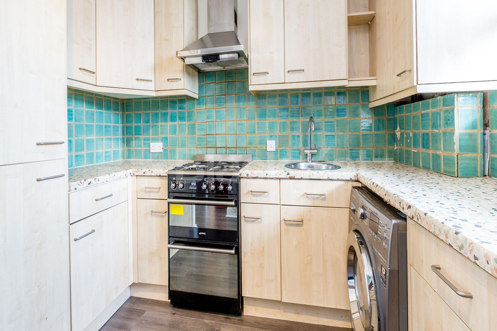 3 bedroom property perfect for sharers in zone 1 Maygood Street, Angel