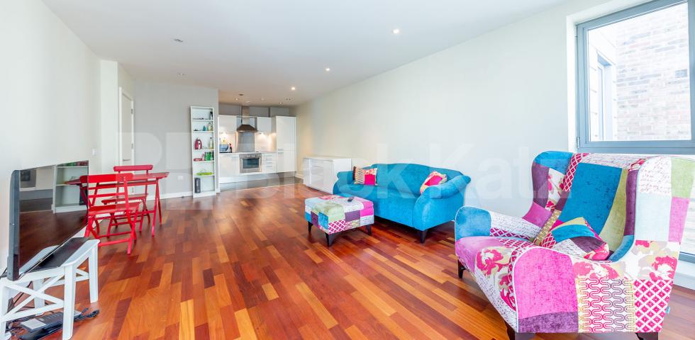 			1 Bedroom, 1 bath, 1 reception Apartment			 Northchurch Road N1, Essex road / Canonbury