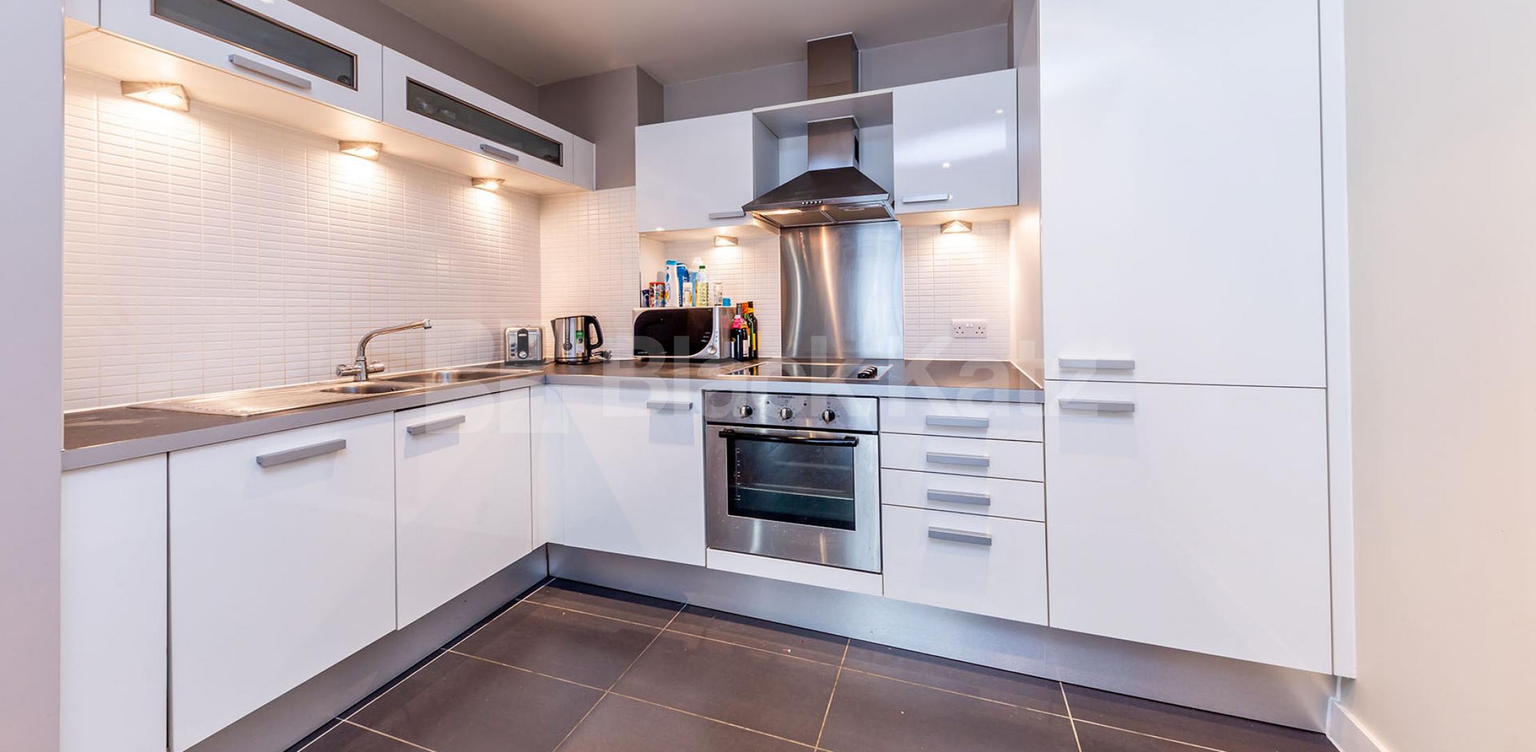 			1 Bedroom, 1 bath, 1 reception Apartment			 Northchurch Road N1, Essex road / Canonbury