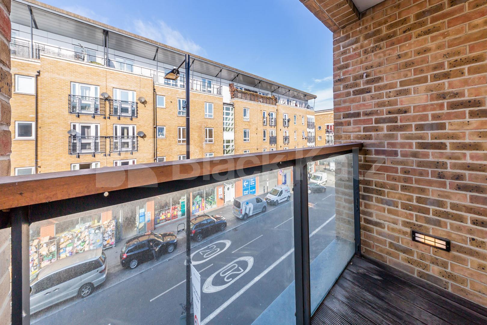 spacious 2 bedroom property within a modern development close to Angel Northchurch Road, Essex road / Canonbury