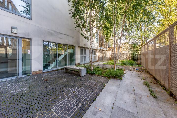 spacious 2 bedroom property within a modern development close to Angel Northchurch Road, Essex road / Canonbury