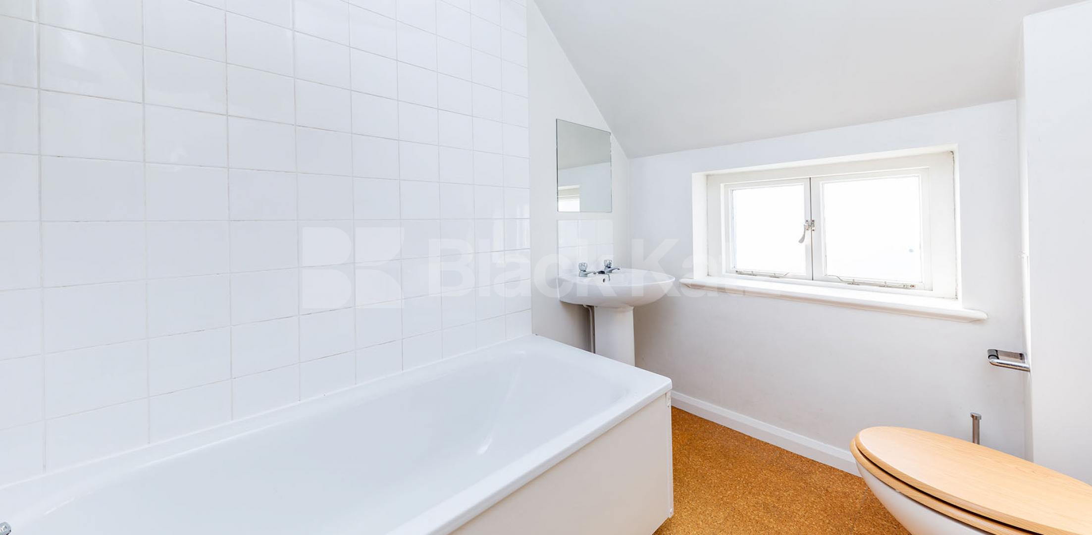 			1 Bedroom, 1 bath, 1 reception Apartment			 Rawstorne Street, ANGEL