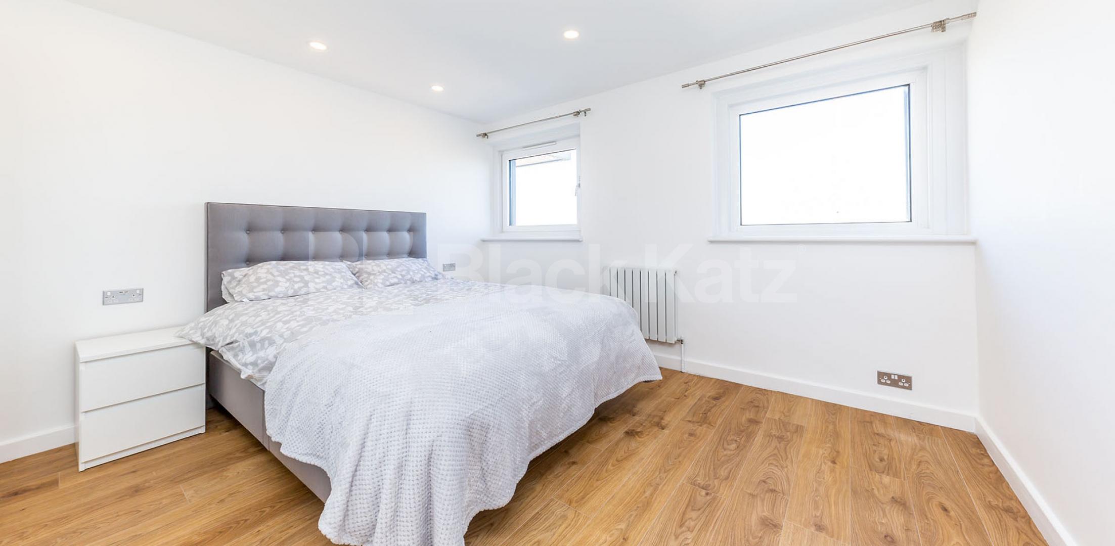 			INCULSIVE OF WATER RATES!!, 1 Bedroom, 1 bath, 1 reception Apartment			 DENNING POINT , ALDGATE-WHITECHAPEL-LIVERPOOL STREET