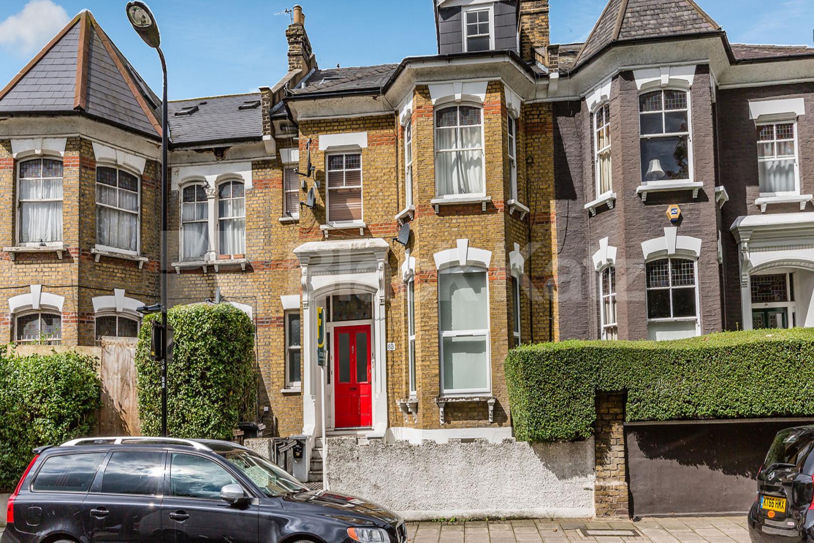 4 bedroom house split over 3 floors with 2 bathrooms Osbaldeston Road, Upper Clapton / Stoke Newington 