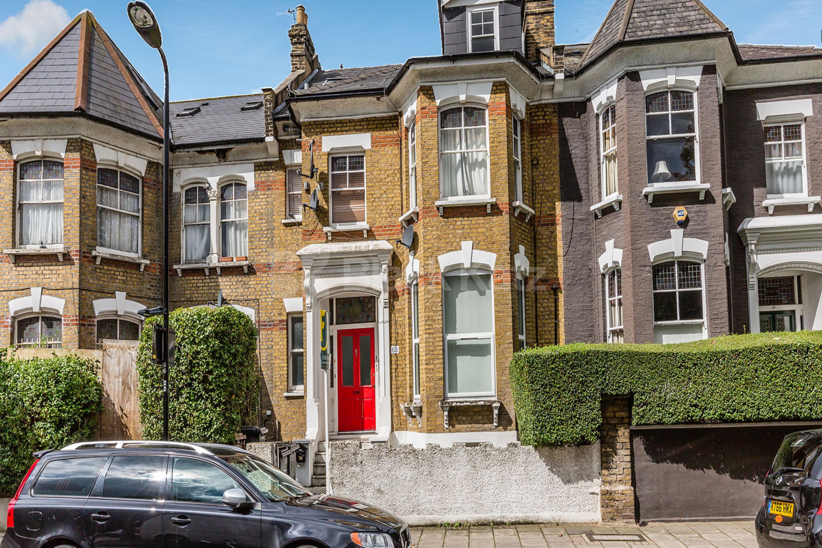 4 bedroom house split over 3 floors with 2 bathrooms Osbaldeston Road, Upper Clapton / Stoke Newington  n16