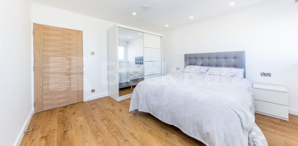 			INCULSIVE OF WATER RATES!!, 1 Bedroom, 1 bath, 1 reception Apartment			 DENNING POINT  , ALDGATE-WHITECHAPEL-LIVERPOOL STREET