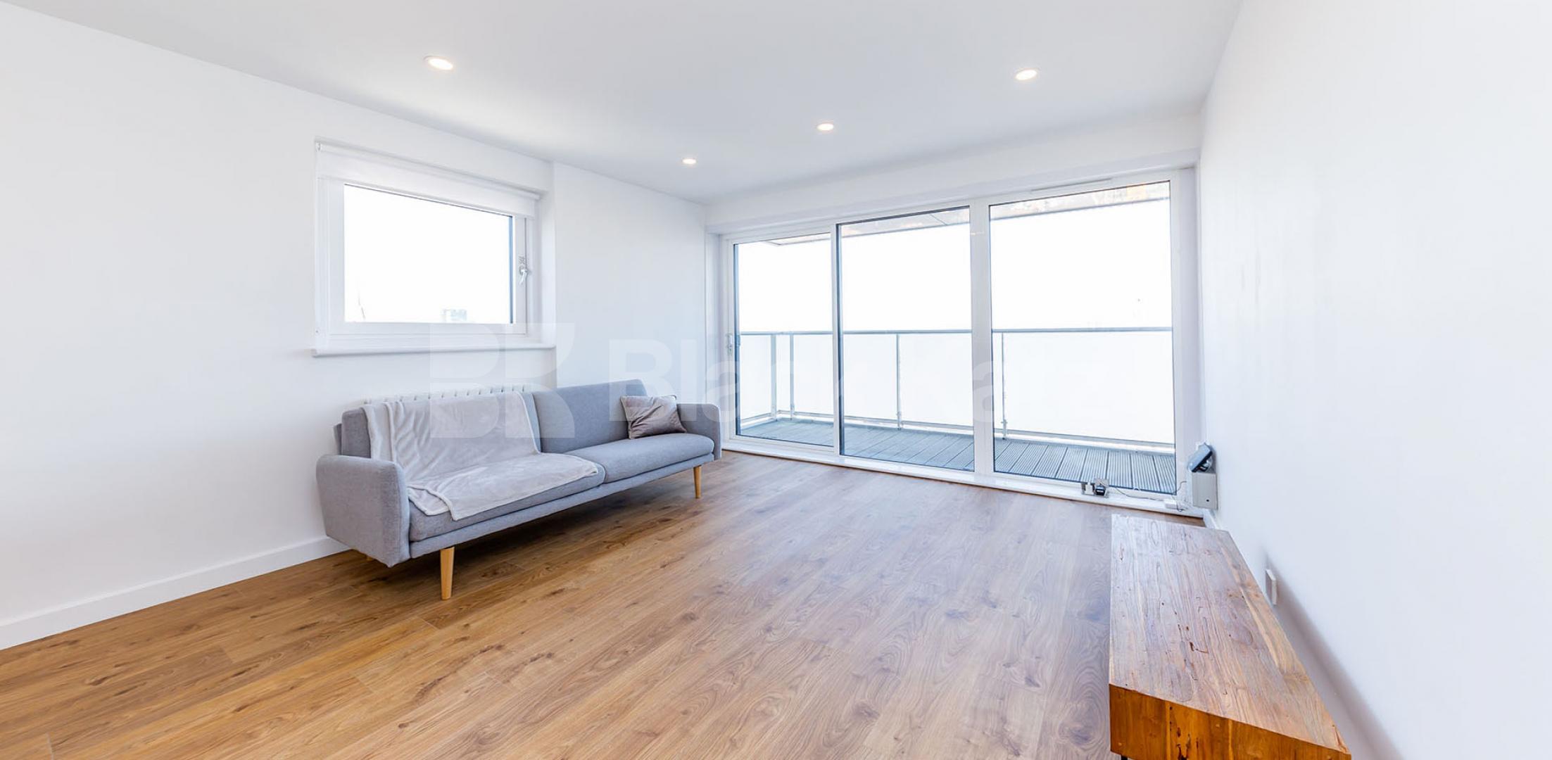 			INCULSIVE OF WATER RATES!!, 1 Bedroom, 1 bath, 1 reception Apartment			 DENNING POINT  , ALDGATE-WHITECHAPEL-LIVERPOOL STREET