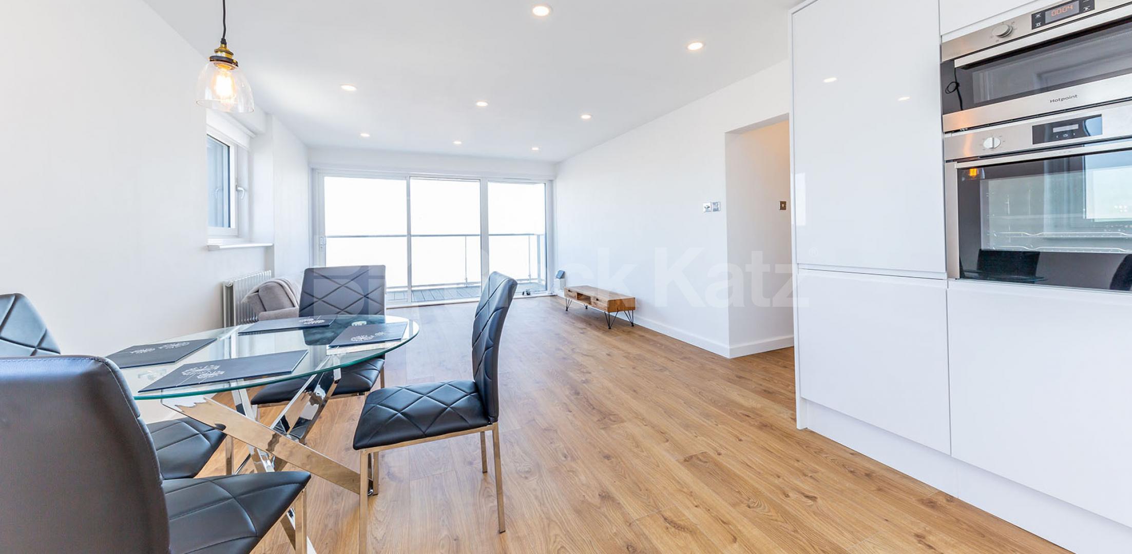 			INCULSIVE OF WATER RATES!!, 1 Bedroom, 1 bath, 1 reception Apartment			 DENNING POINT  , ALDGATE-WHITECHAPEL-LIVERPOOL STREET