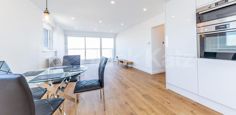 			INCULSIVE OF WATER RATES!!, 1 Bedroom, 1 bath, 1 reception Apartment			 DENNING POINT , ALDGATE-WHITECHAPEL-LIVERPOOL STREET