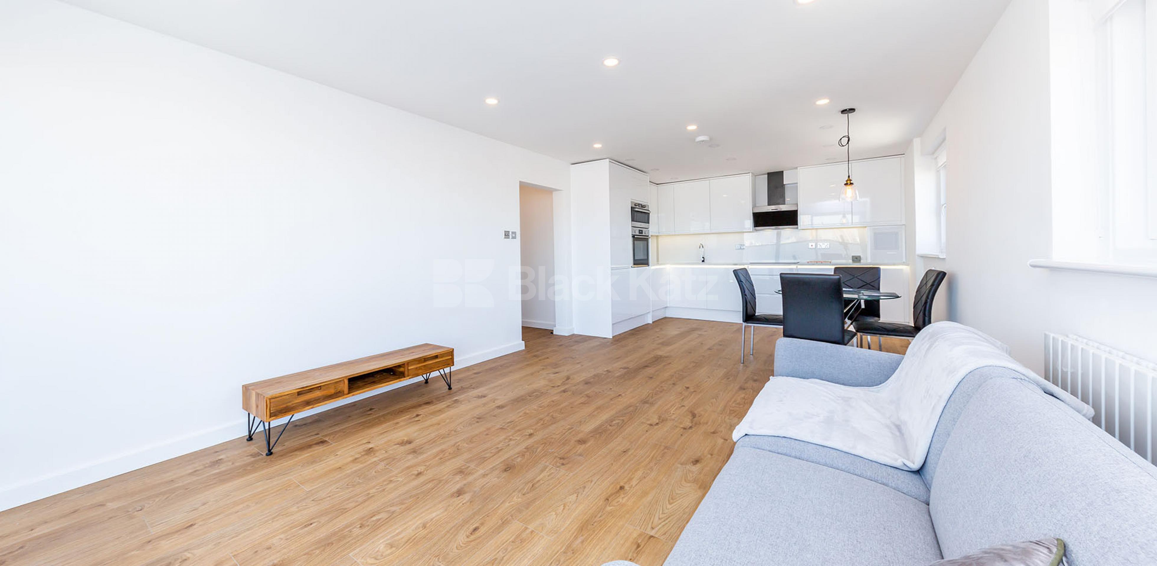 			INCULSIVE OF WATER RATES!!, 1 Bedroom, 1 bath, 1 reception Apartment			 DENNING POINT  , ALDGATE-WHITECHAPEL-LIVERPOOL STREET E1