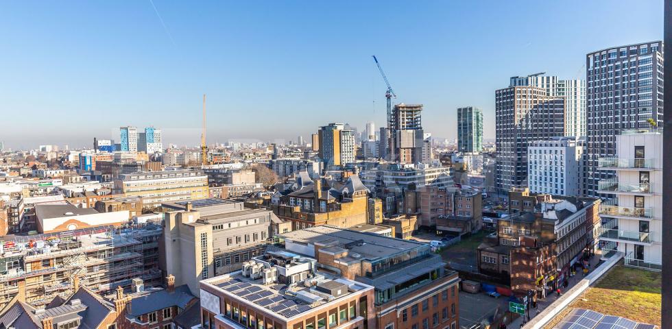 			INCULSIVE OF WATER RATES!!, 1 Bedroom, 1 bath, 1 reception Apartment			 DENNING POINT  , ALDGATE-WHITECHAPEL-LIVERPOOL STREET