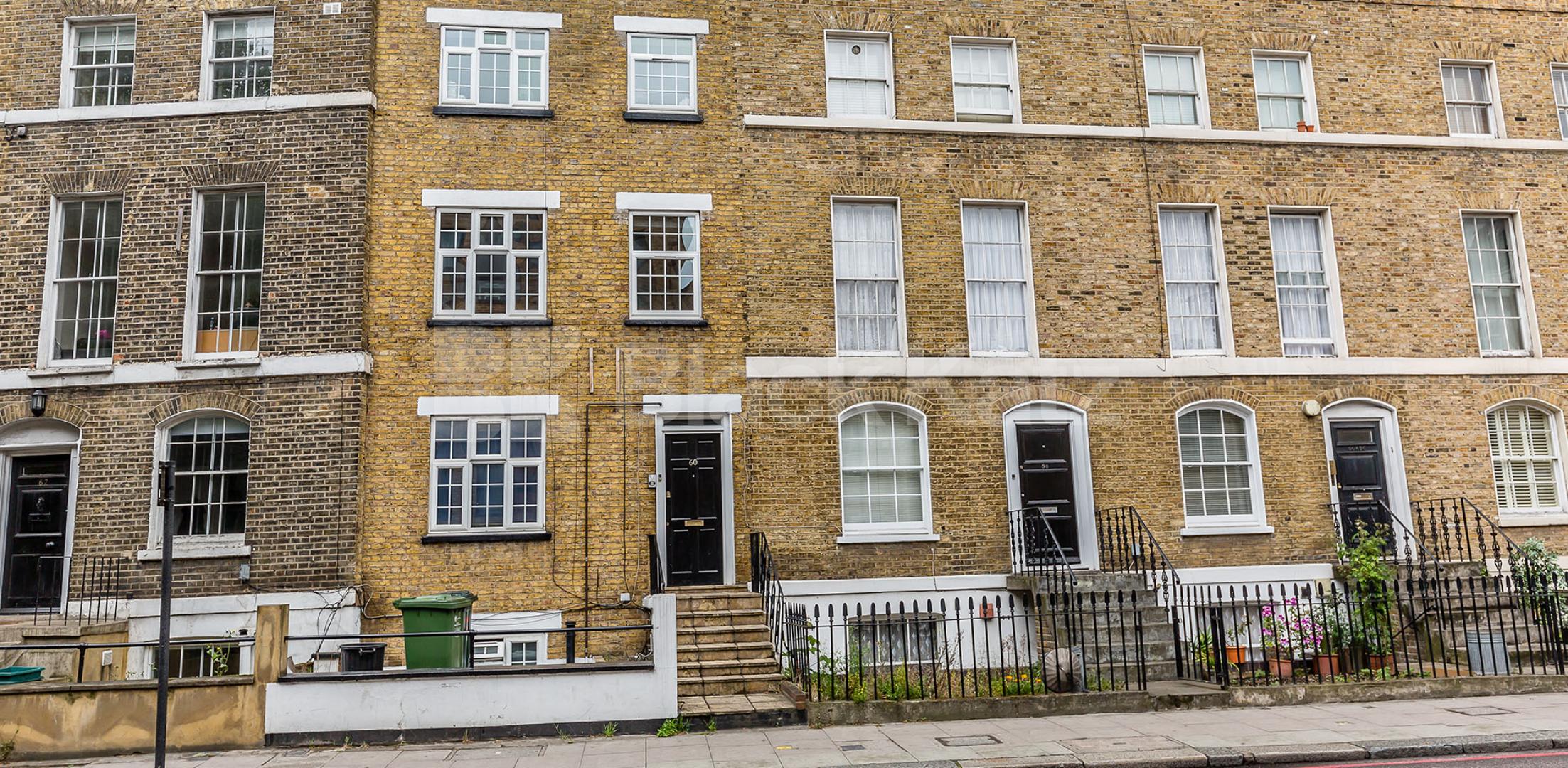 			NEW INSTRUCTION!, 1 Bedroom, 1 bath, 1 reception Flat			 King's Cross Road, KING'S CROSS-CLERKENWELL-RUSSELL SQUARE