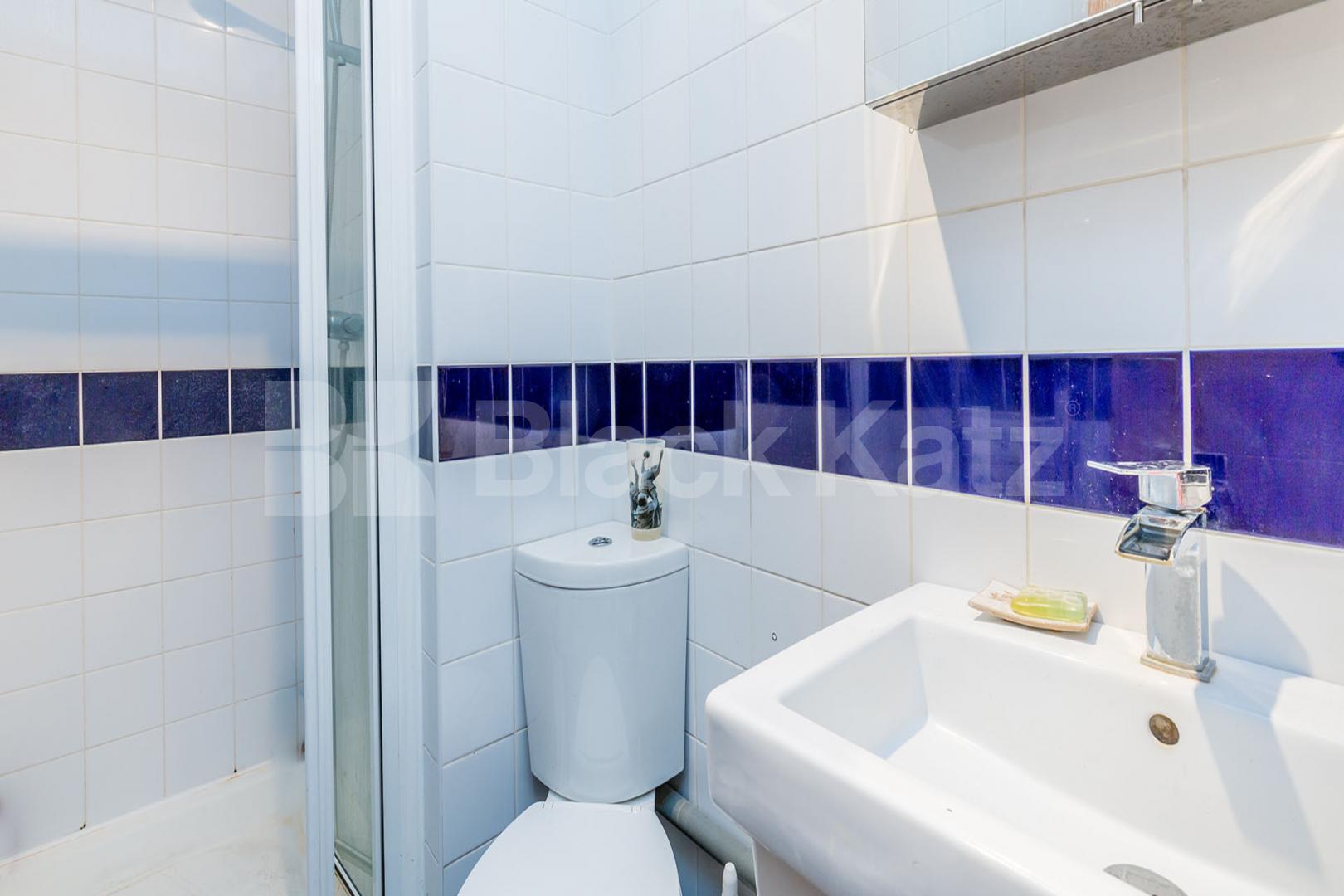 Located on the cusp of Angel & Clerkenwell is this cosy 1 bedrorom Paget Street, Angel / Clerkenwell