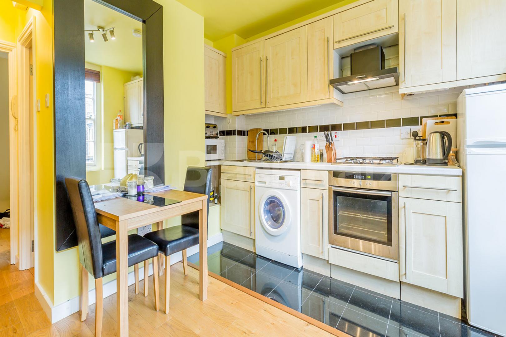 Located on the cusp of Angel & Clerkenwell is this cosy 1 bedrorom Paget Street, Angel / Clerkenwell