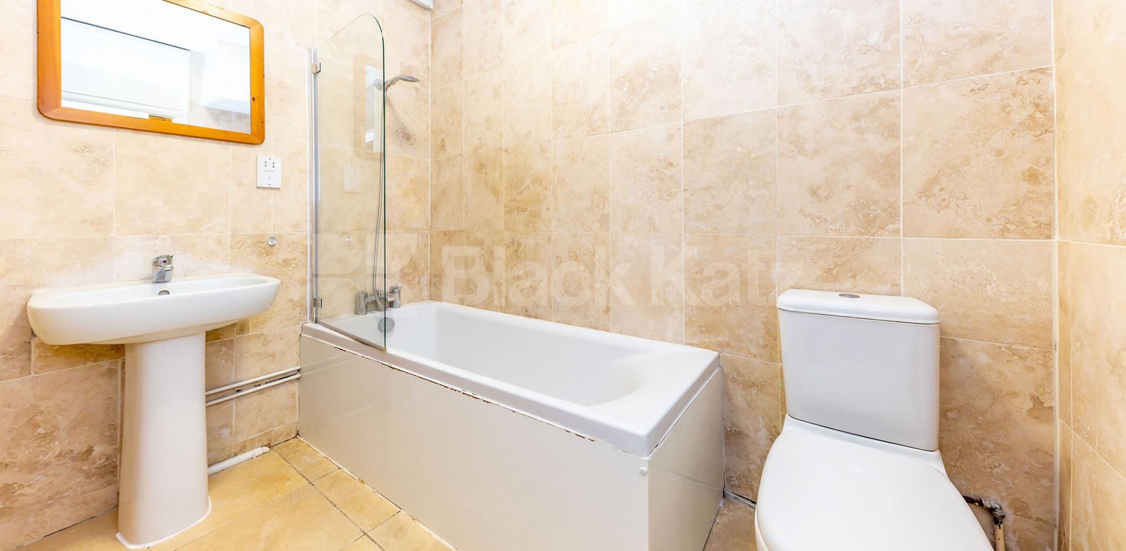 			GARDEN FLAT!, 1 Bedroom, 1 bath, 1 reception Flat			 New North Road, ISLINGTON