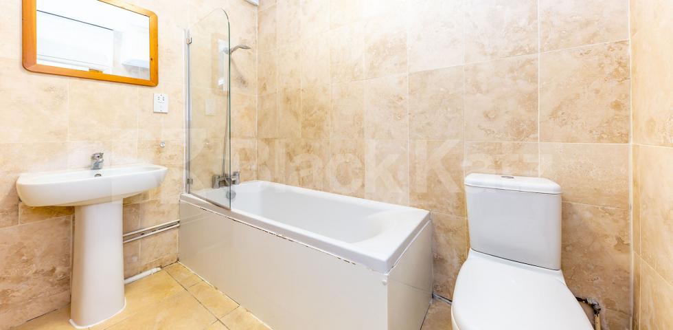 			GARDEN FLAT!, 1 Bedroom, 1 bath, 1 reception Flat			 New North Road, ISLINGTON